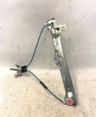 Rear door manual window regulator