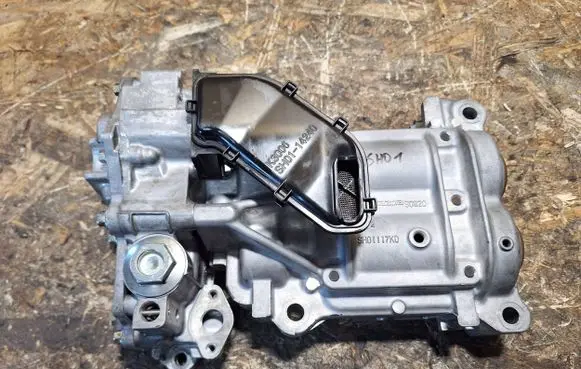 Mazda 3 III Oil pump SH01117K0