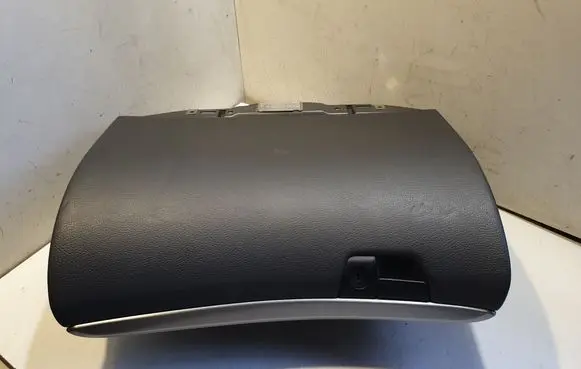 Volvo XC70 Glove box 8650374