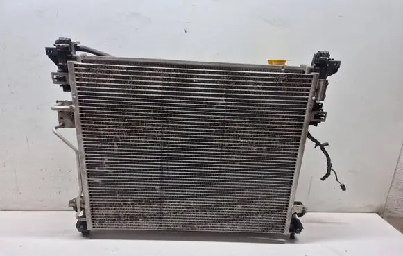 Dodge Grand Caravan Radiator set 05005144AI 04677782AA 04677755AE