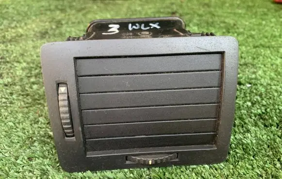 Skoda Fabia Mk1 (6Y) Dashboard side air vent grill/cover trim 6Y0819702