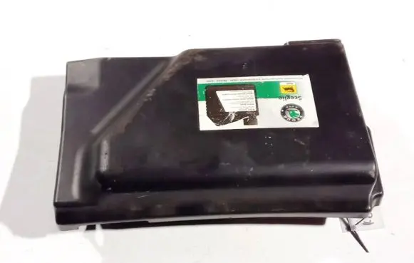 Skoda Fabia Mk1 (6Y) Fuse box cover 6q0915429