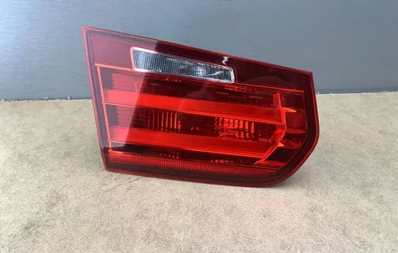 Tailgate rear/tail lights