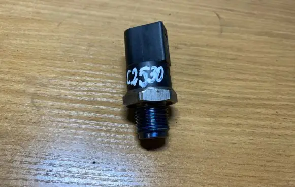 Fuel pressure sensor
