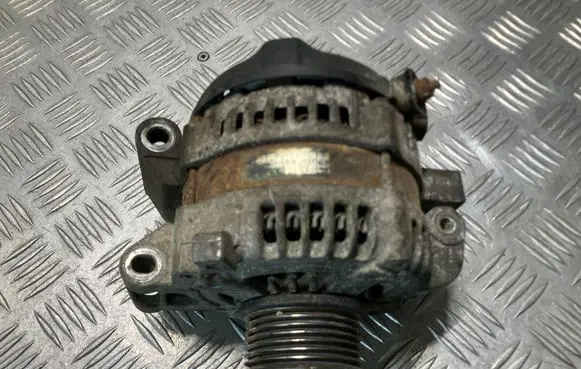 Toyota Avensis T270 Generator/alternator 270600G021 1042104591
