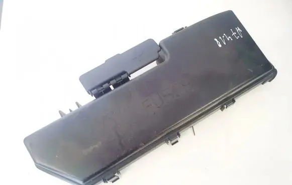 Volvo S60 Fuse box cover 9494211