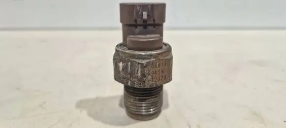 Toyota Corolla E120 E130 Fuel pressure sensor 8945812020