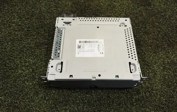 Renault Master III Radio/CD/DVD/GPS head unit 281155144R A2C8581711400