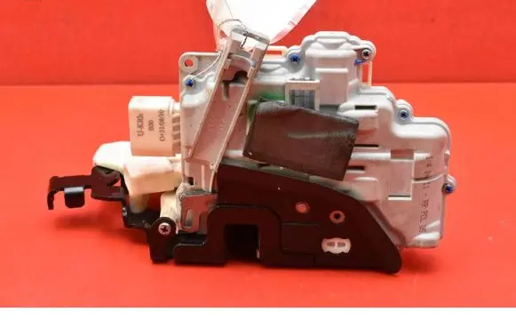 Audi A8 S8 D4 4H Rear door lock 4H0839016D