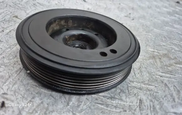 Seat Altea XL Crankshaft pulley 06H105243F