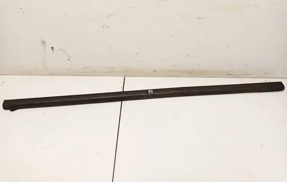 Ford Mondeo MK IV Front door glass trim molding 