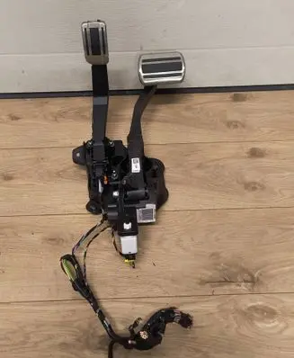 Opel Corsa F Accelerator throttle pedal 9837892280 6PV01432421 86ES790001029P