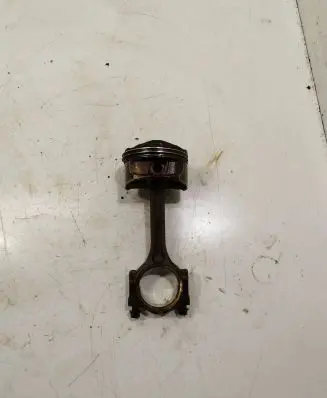 Alfa Romeo 159 Piston with connecting rod