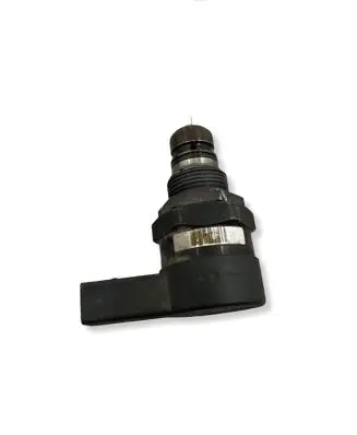 BMW 5 E60 E61 Fuel pressure regulator 0281002481