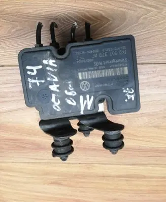 Volkswagen Caddy ABS Pump 1K0907379AF 10097003213 T738116B92