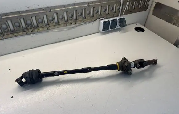 Chevrolet Camaro Steering column universal joint 84246536 424653 2120100000000X