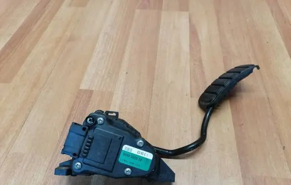 Renault Vel Satis Accelerator throttle pedal 8200004939 6PV00811917