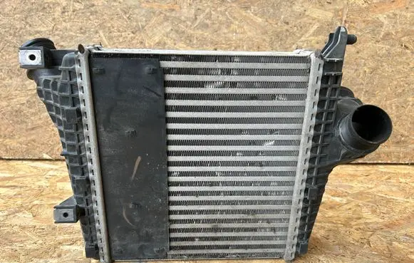 Audi Q8 Intercooler radiator 4M0145804BR K76K287