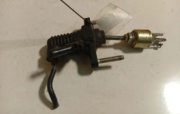 Toyota RAV 4 (XA30) Master brake cylinder
