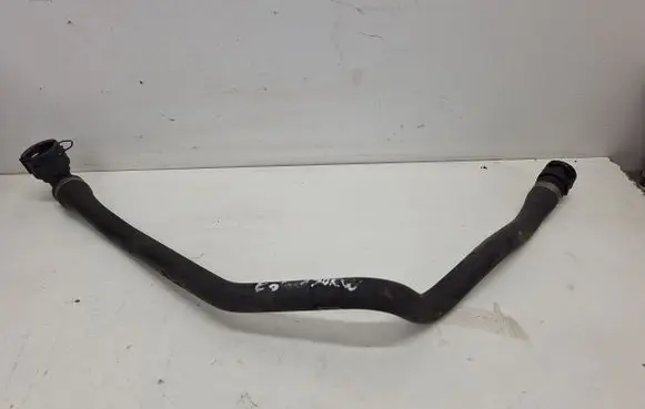 Engine coolant pipe/hose