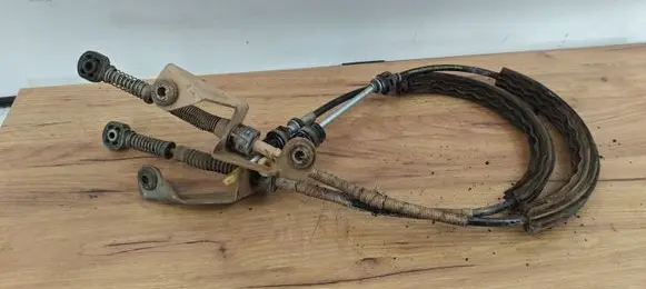 Skoda Octavia Mk2 (1Z) Gear shift cable linkage 1K0711265C