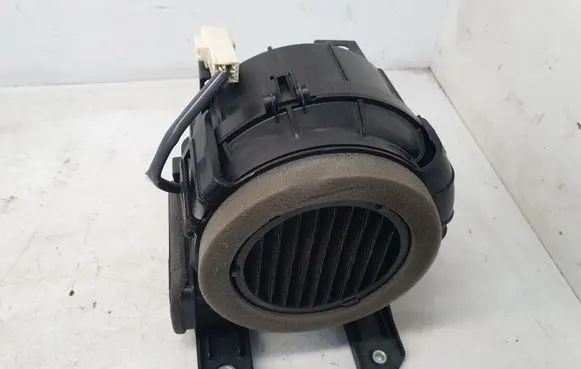 Toyota Yaris Hybrid/electric vehicle battery fan G923052040