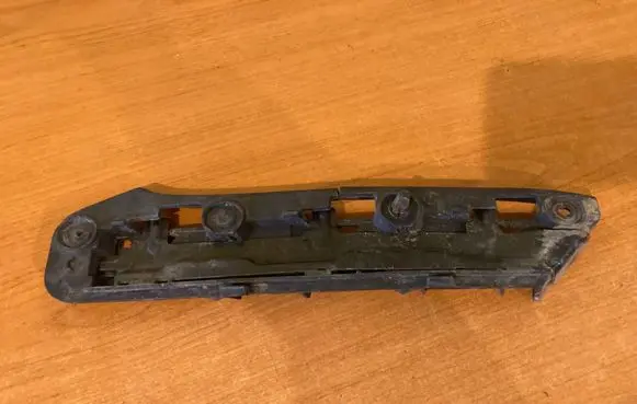 Volkswagen Caddy Front bumper mounting bracket 1T0807936
