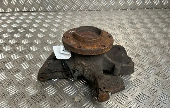 Mercedes-Benz Sprinter W906 Front wheel hub