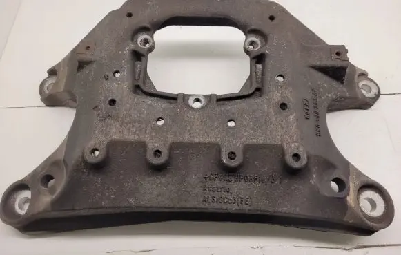 Gearbox mounting bracket