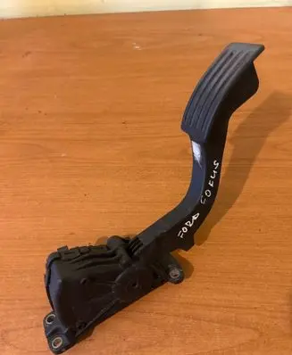 Ford Focus Accelerator throttle pedal 4M519F836AH 6PV00864101