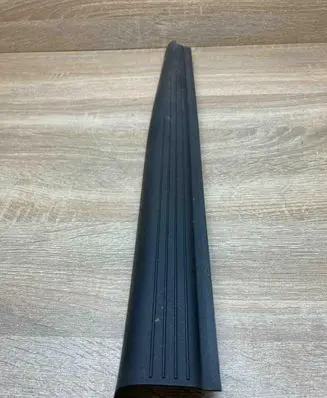 Mercedes-Benz E W211 Front sill trim cover A2116801835 DAMAGED