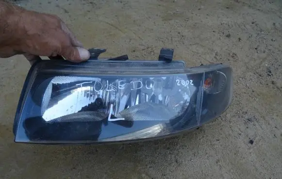 Seat Toledo II (1M) Headlight/headlamp 1M1941001D S7742691