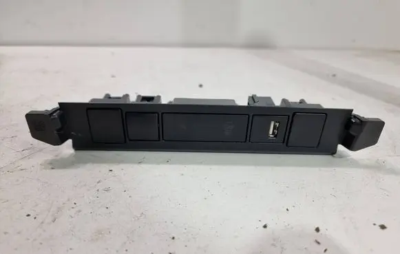 Toyota Yaris Cross Other switches/knobs/shifts 554070D020