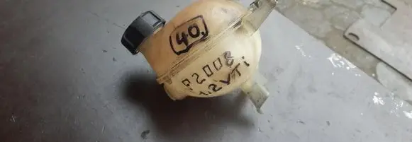 Peugeot 2008 I Coolant expansion tank/reservoir 9800777280