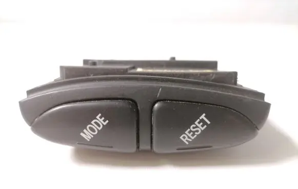 Lexus ES 250 - 300 - 330 Steering wheel buttons/switches 84244-33050
