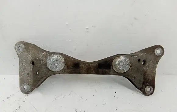 BMW 1 E81 E87 Engine mounting bracket 68572910 22316778033 2231677803302