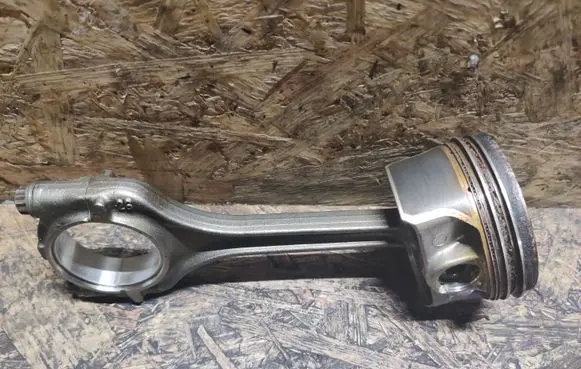 Skoda Octavia Mk3 (5E) Piston with connecting rod 1JW