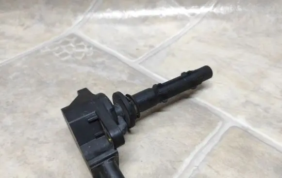 Mercedes-Benz S W221 High voltage ignition coil A0001502780 19005267