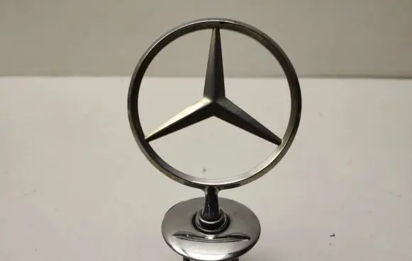 Mercedes-Benz S W222 Manufacturer badge logo/emblem A2228101200