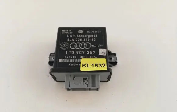 Skoda Octavia Mk2 (1Z) Light module LCM 1T0907357 KL1532