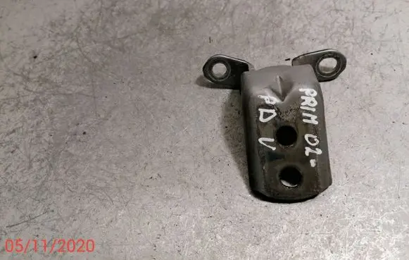 Nissan Primera Front door upper hinge