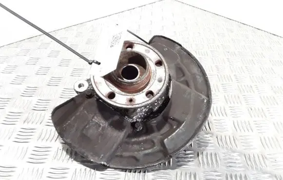 Volvo XC70 Front brake disc dust cover plate 