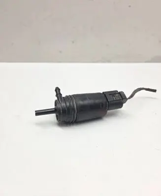 BMW 5 E60 E61 Windscreen/windshield washer pump 8377612 23557610