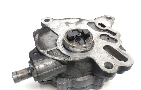 Mitsubishi Grandis Vacuum pump 03G145209
