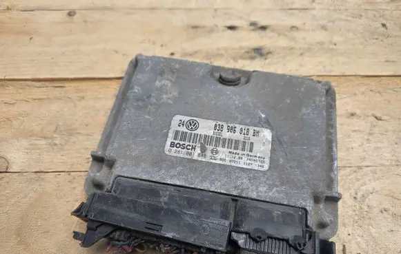 Audi A3 S3 8L Engine control unit/module 038906018BM