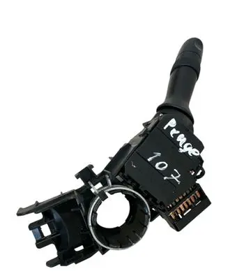 Wiper turn signal indicator stalk/switch