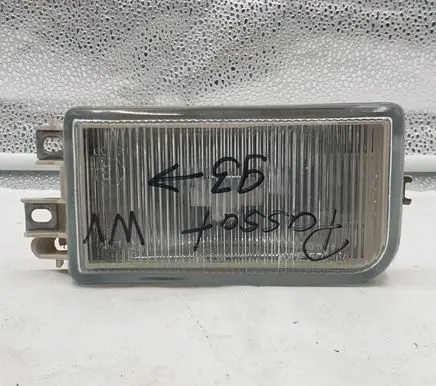 Volkswagen PASSAT B3 Front fog light 258003900R 3241308