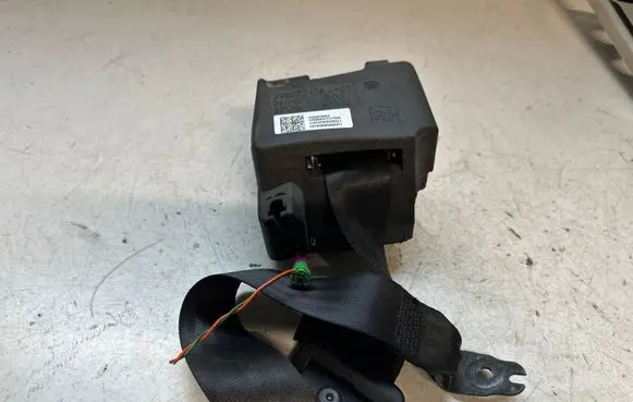 Toyota Verso Rear seatbelt 34060407