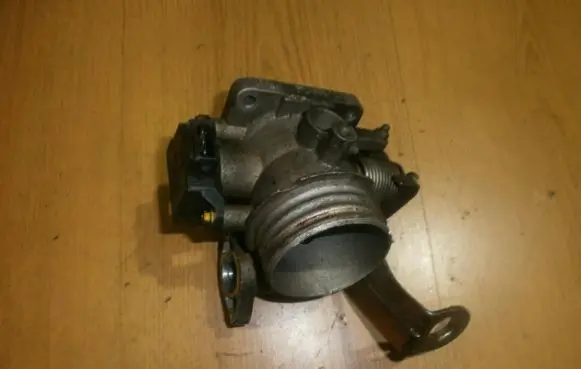 Renault Megane I Throttle valve 7700861579d