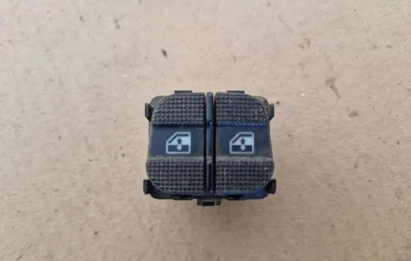 Volkswagen PASSAT B4 Electric window control switch 3A0959855A